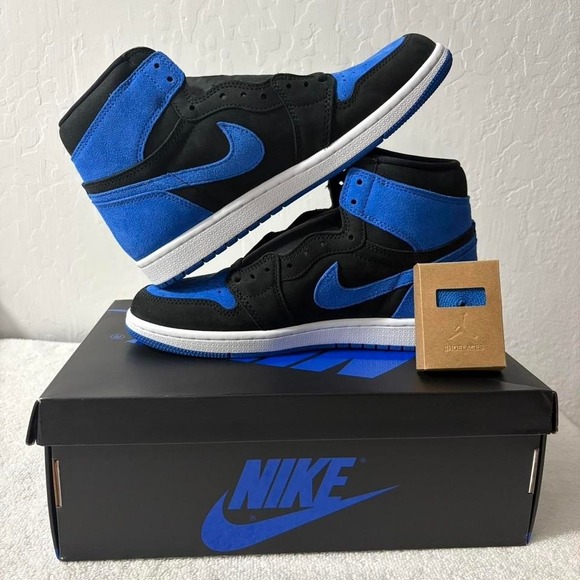 Air Jordan 1 Retro High OG "Royal Reimagined" - Picture 2 of 6